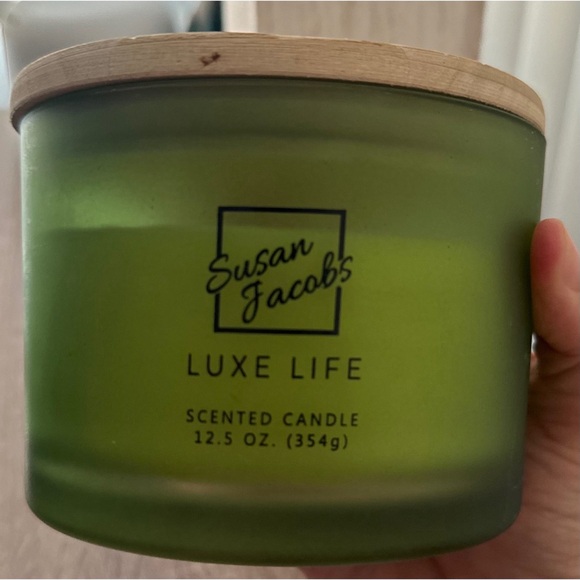🆕 Susan Jacob’s Large Luxe Life 3 Wick Candle - Picture 4 of 5